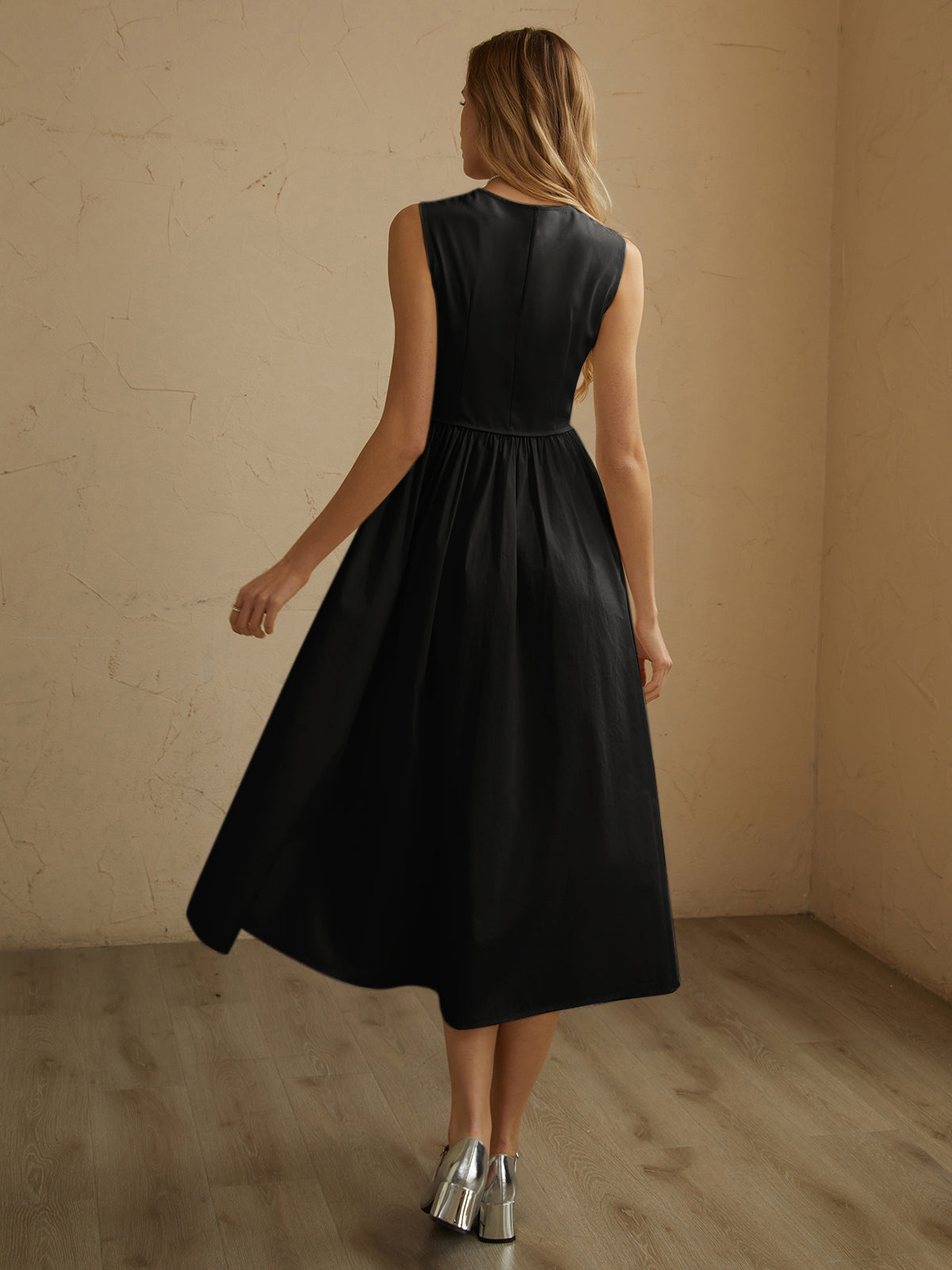 Sleeveless Pockets Pleated Midi Dress