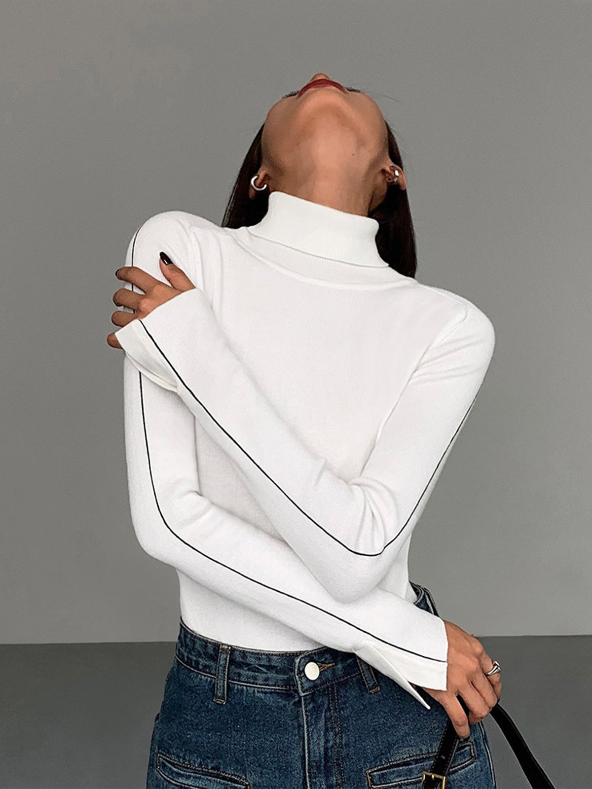 Contrast Piping Turtleneck Sweater