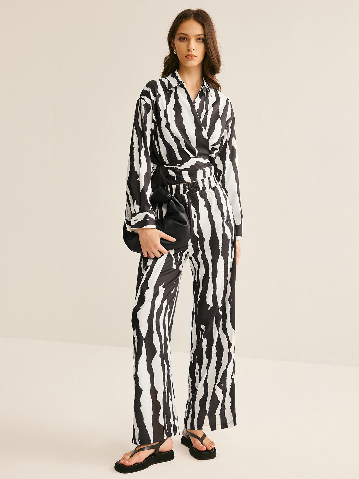 V-Neck Zebra Printed Pants Set