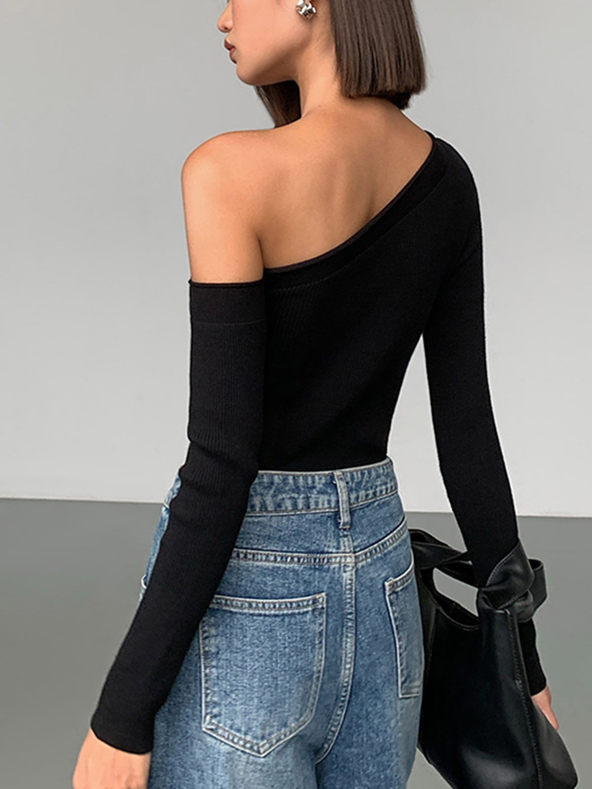 Plain One-Shoulder Knit Top