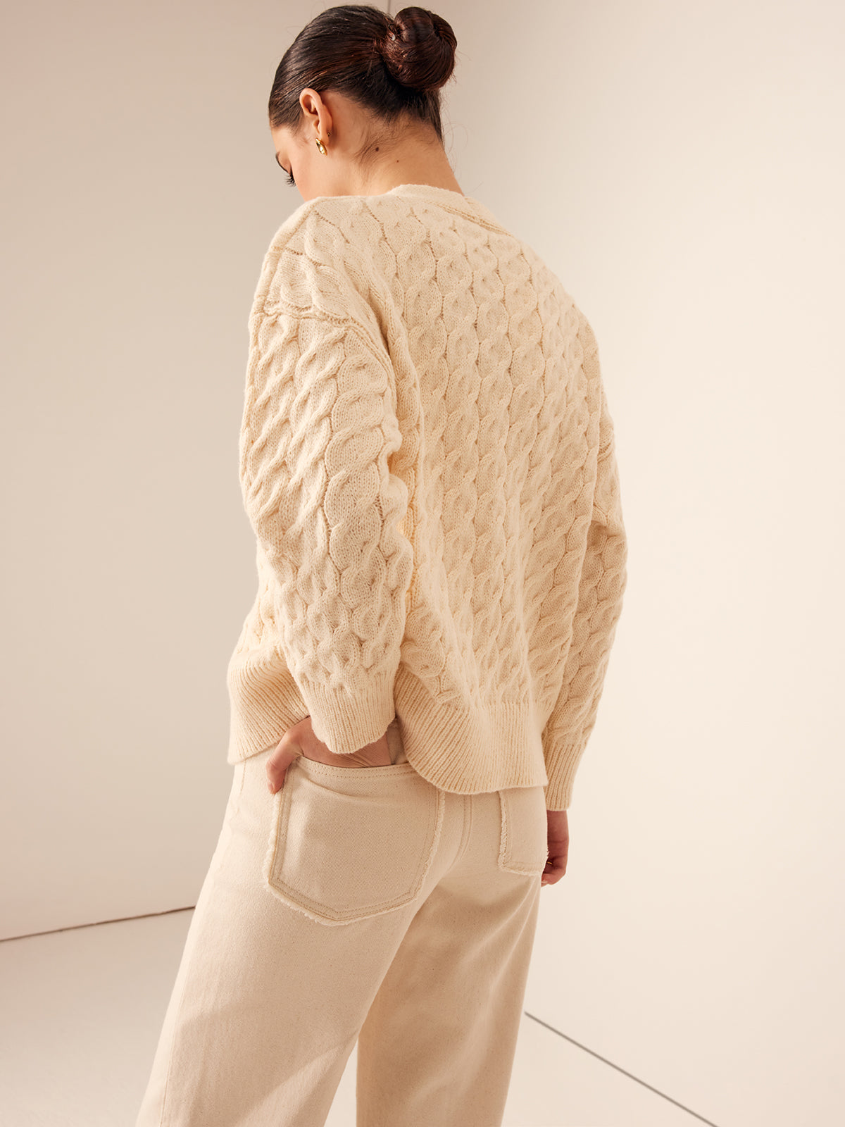 Elegant V-Neck Ribbed Cable Cardigan