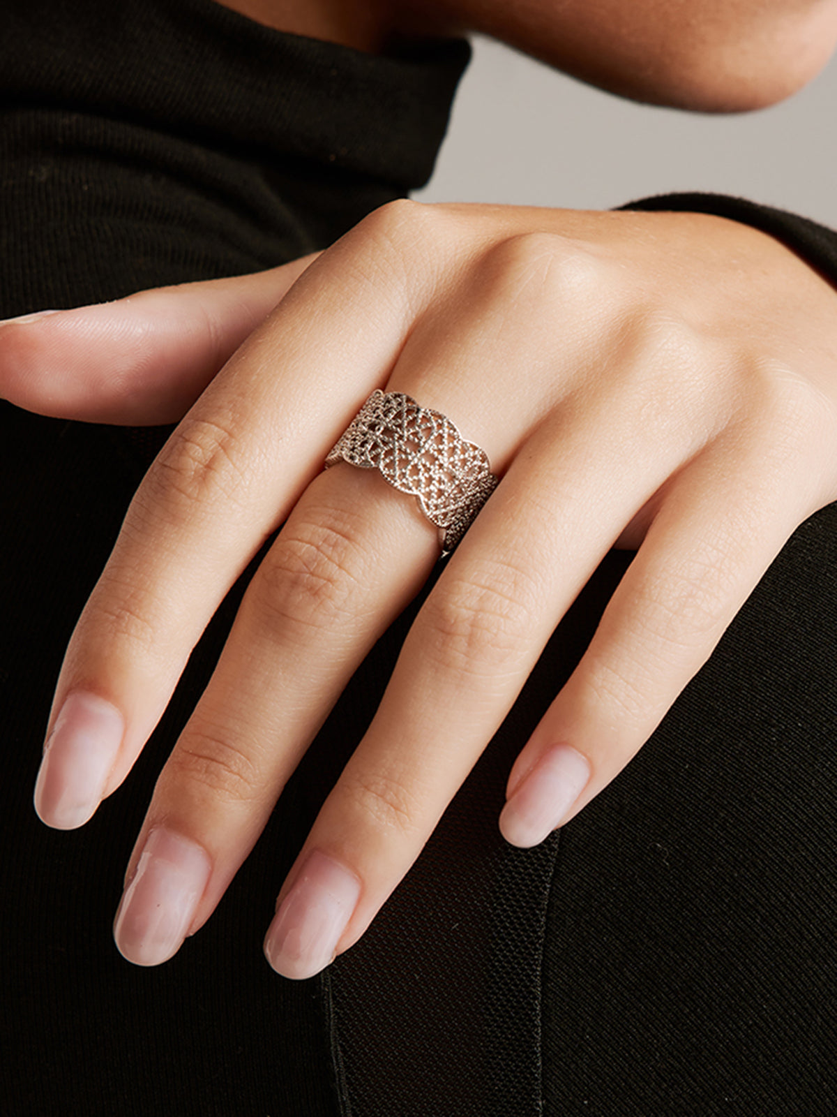 Tunnel Metal Lace Open Ring