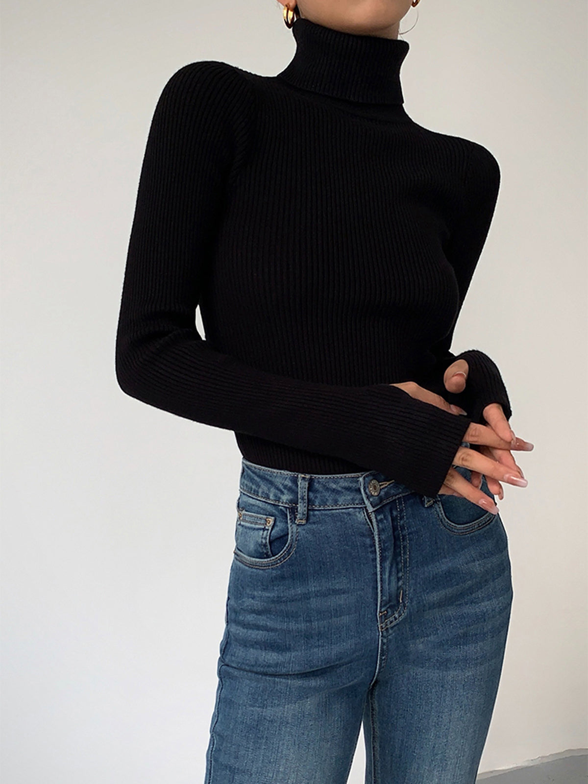 Minimalist Turtleneck Slim Knit Top