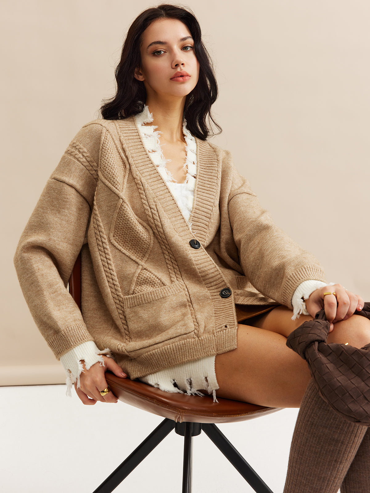 Contrast Raw Hem Button Knit Outerwear