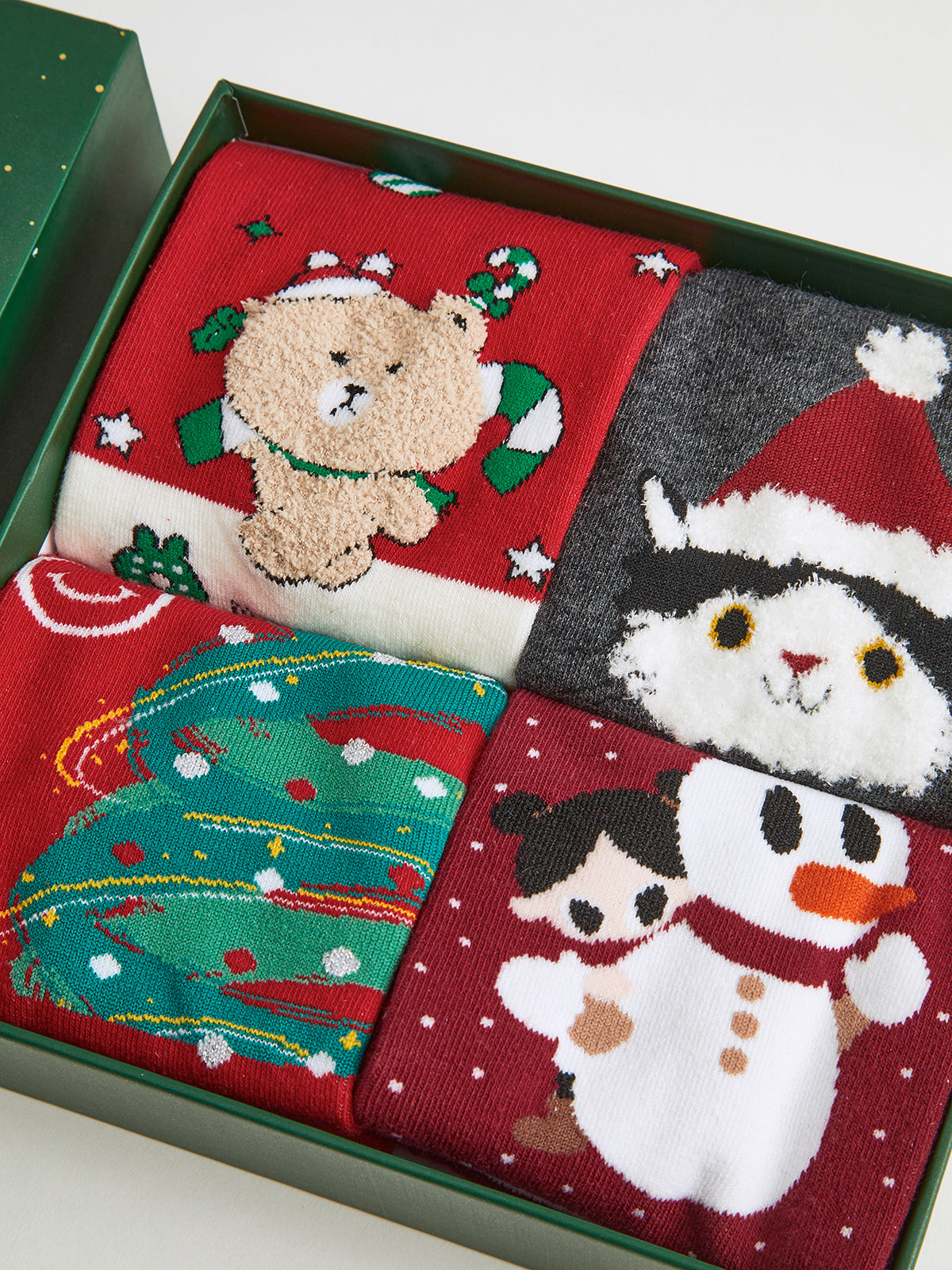 Cartoon Christmas Gift Box With Socks