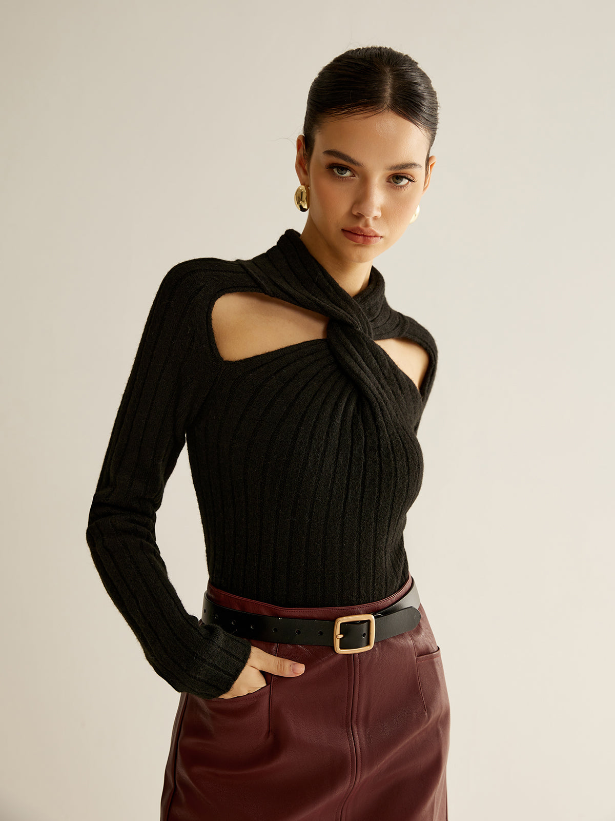 Twist Cutout Slim Knit Top