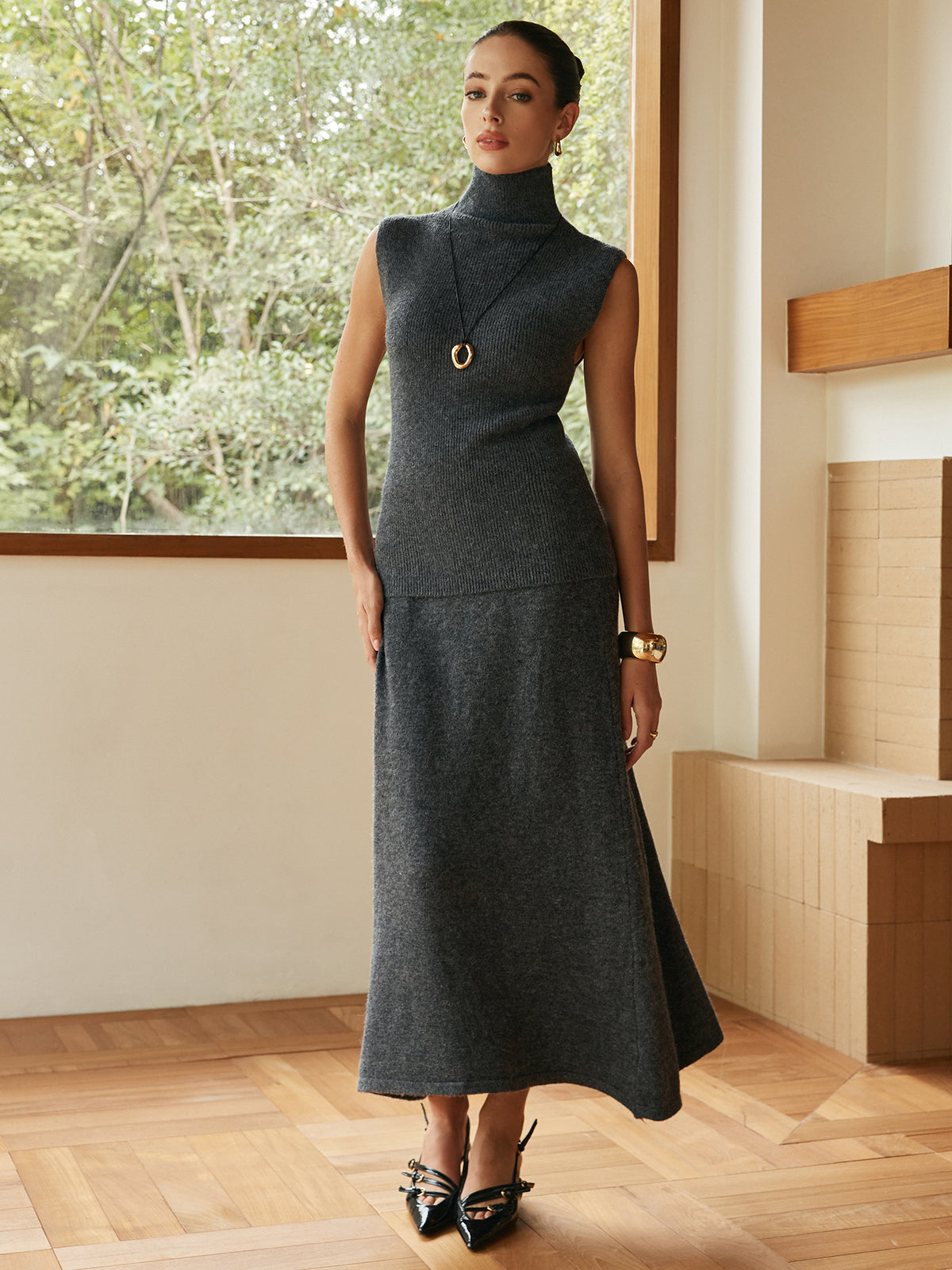 Minimalist Turtleneck Sleeveless Skirt Set