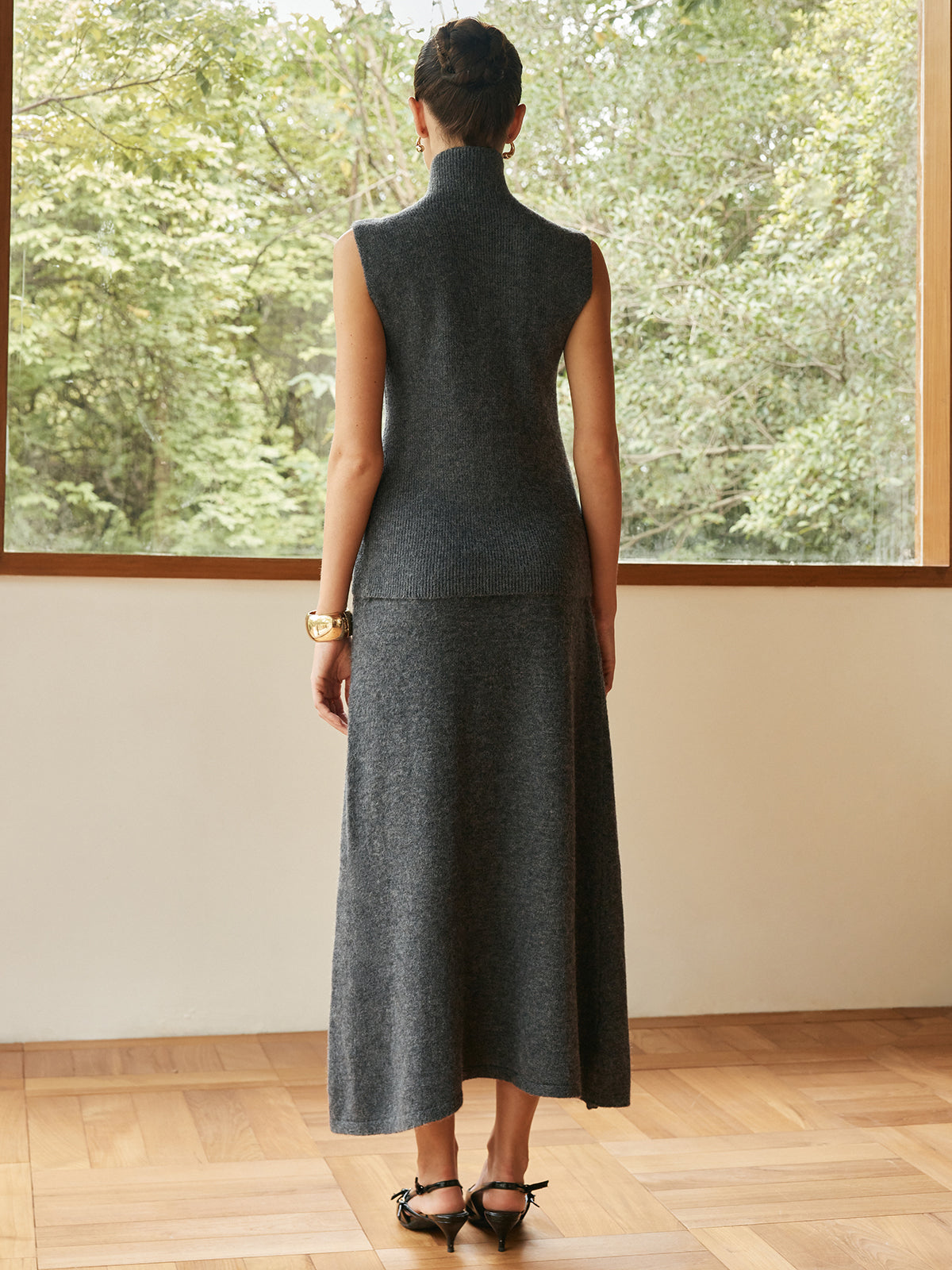 Minimalist Turtleneck Sleeveless Skirt Set