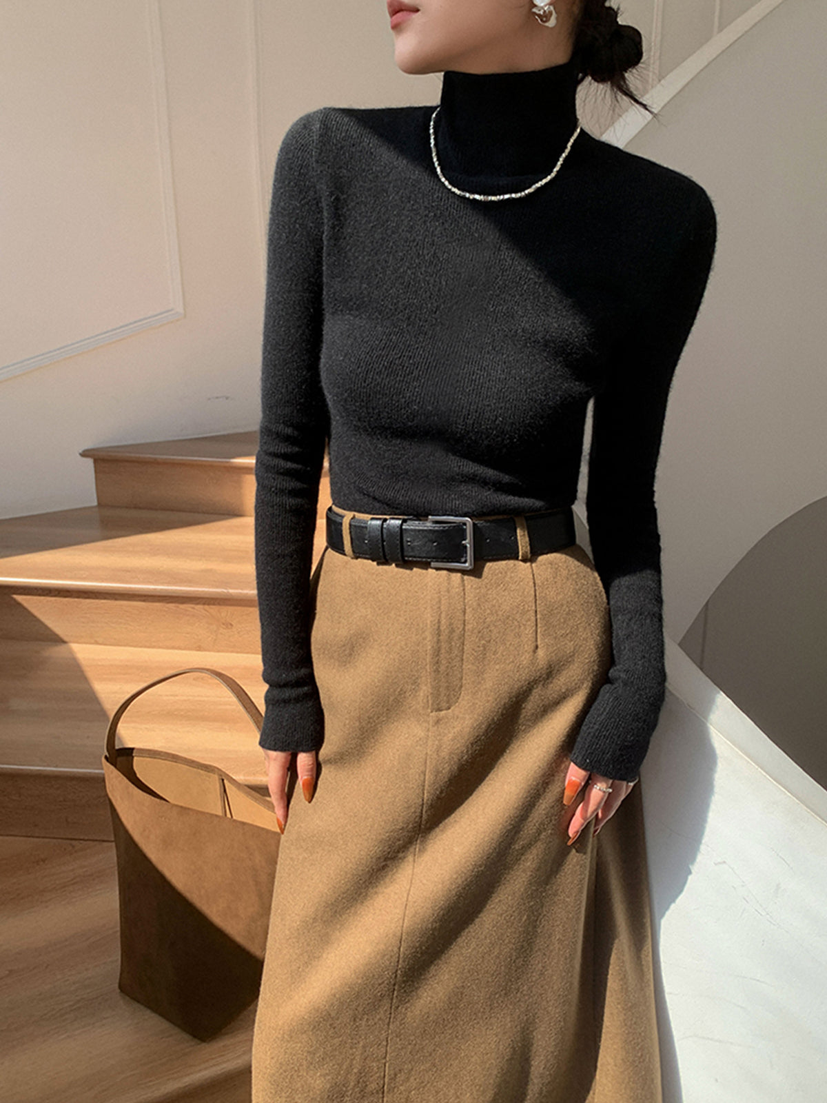 Minimalist Turtleneck Skinny Sweater