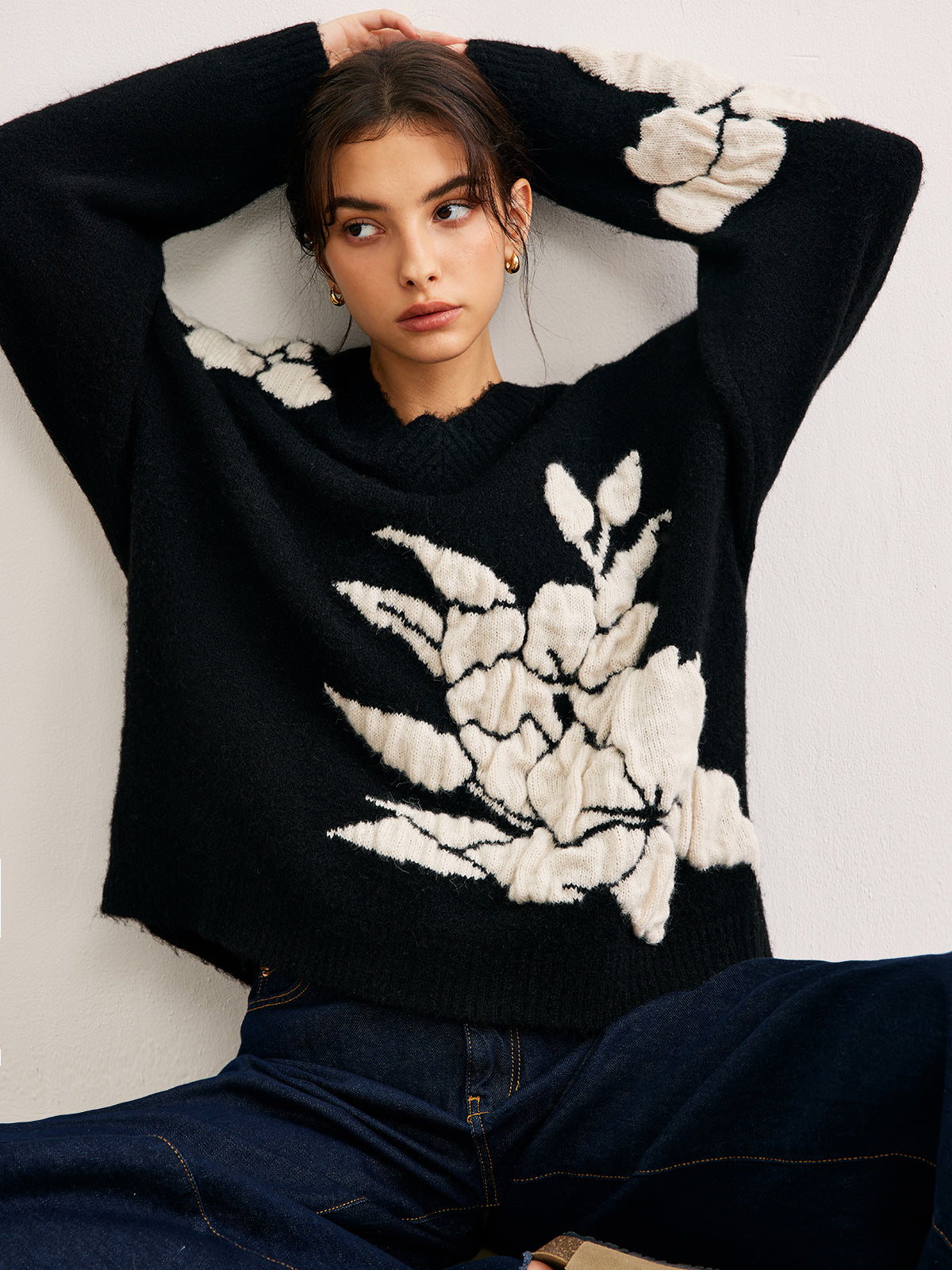 V-Neck Knit-Floral Shift Sweater