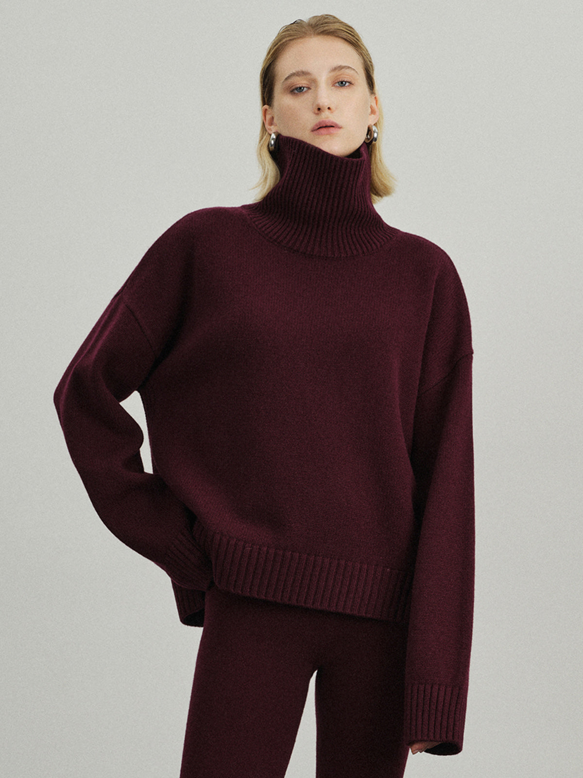 Versatile Plain Turtleneck Sweater